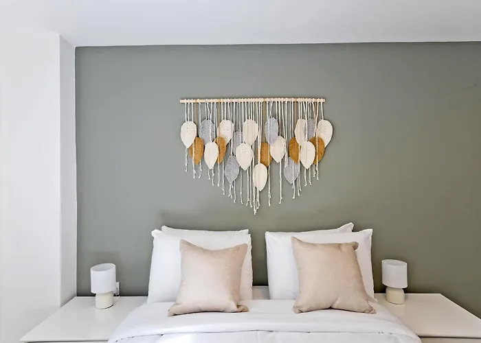 Imperial Corner House-Whitechapel Apartment